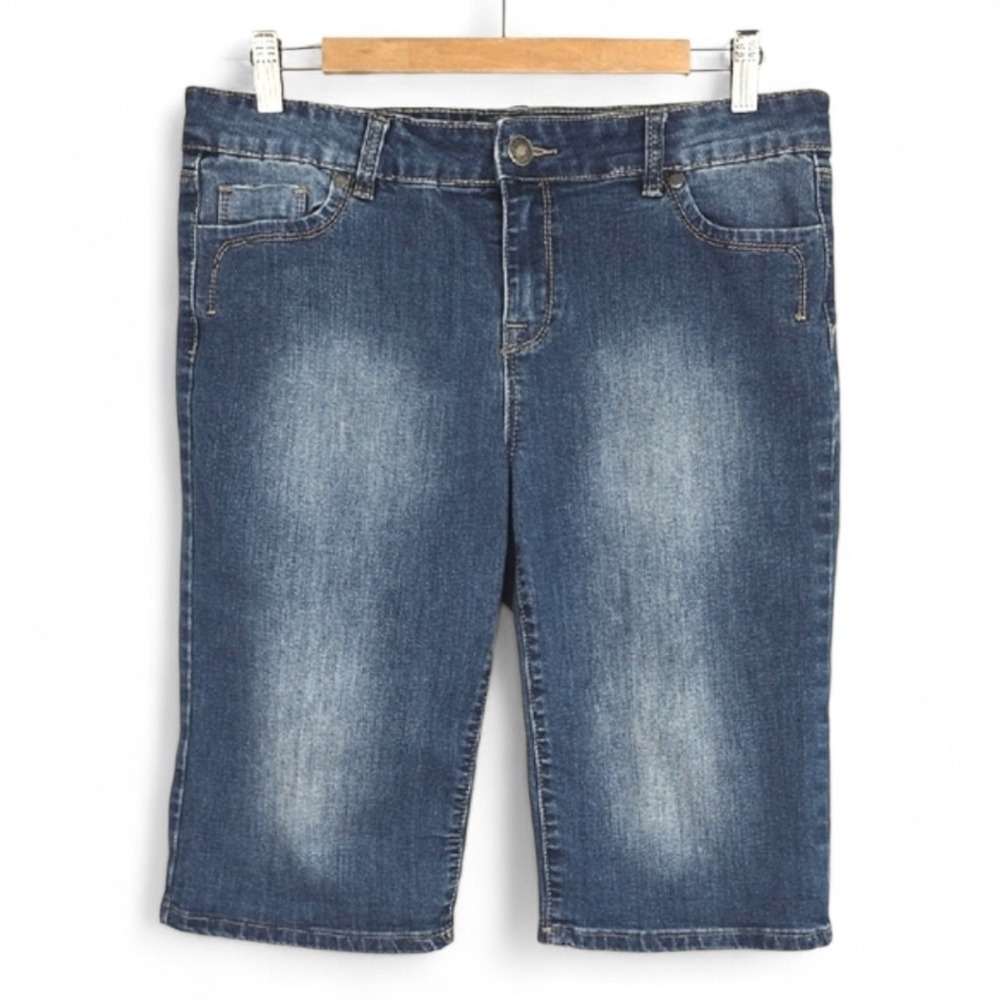 Buffalo Women's Samuella Mid-Rise Denim Blue Fade Bermuda Shorts 12